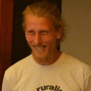 FR Cours de jardinage en permaculture en Transylvanie à Ermitaj Malin et Blue Gardens EN Permaculture gardening course in Transylvania at Ermitaj Malin and Blue Gardens RO Curs de grădinărit în permacultură în Transilvania la Ermitaj Malin și Blue Gardens Bogdan Suliman